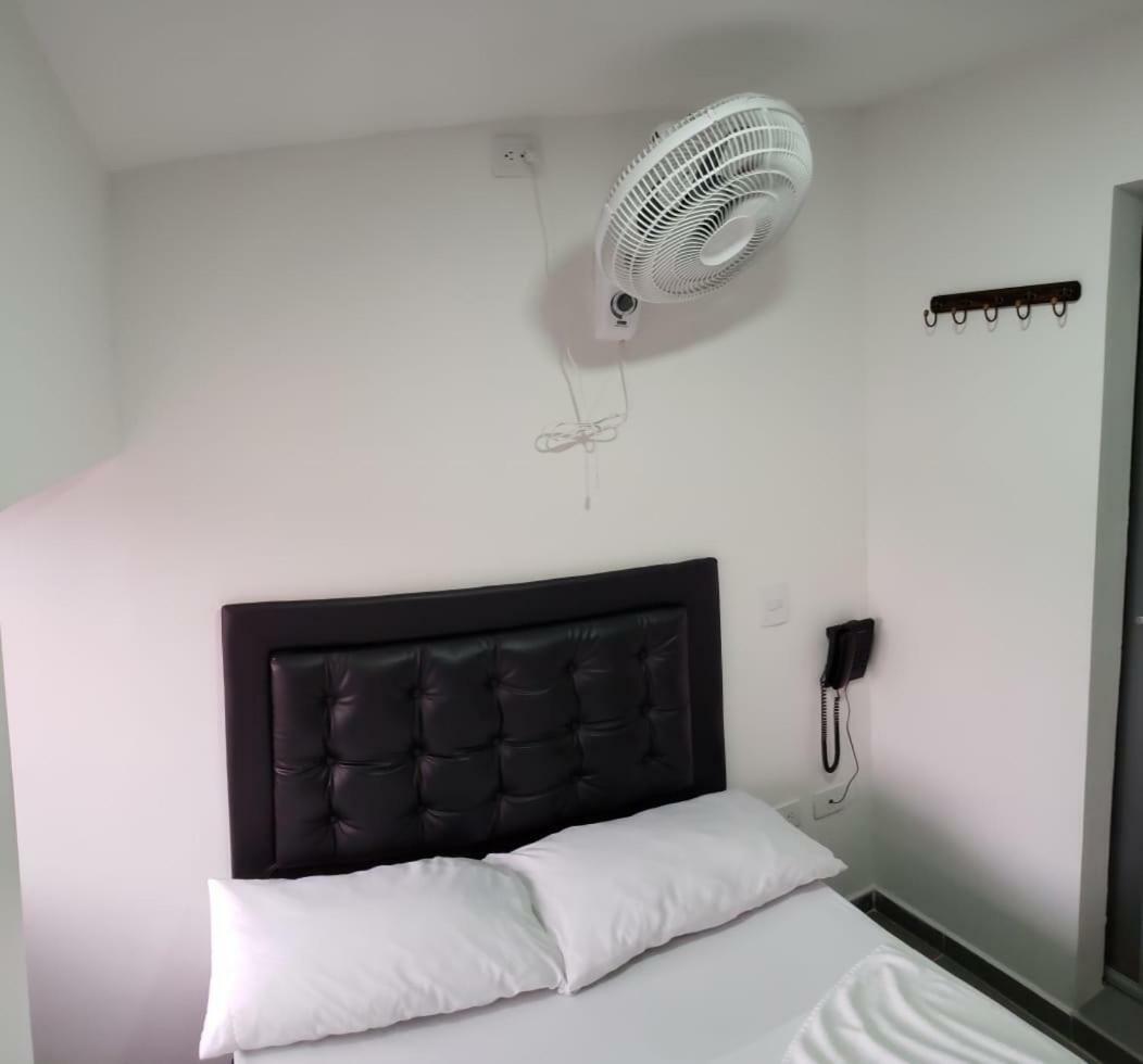 Hotel Zona Express Sandiego メデジン エクステリア 写真